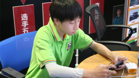 <b>轉(zhuǎn)學(xué)逐夢(mèng)，競(jìng)技新華</b>