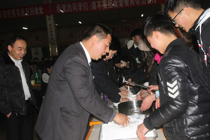 做湯圓，猜燈謎，嗨到停不下來(lái)