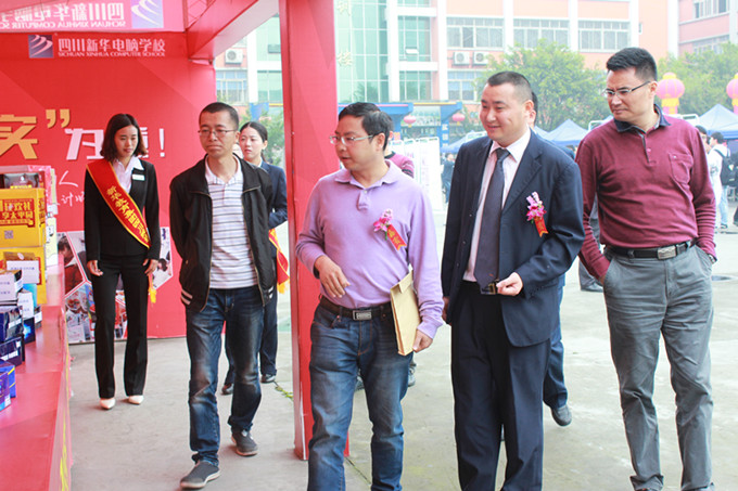 IT人才供需洽談會:職為新華 火爆全場