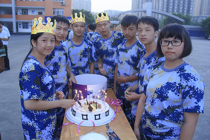 全校生日大party，新華有你更精彩