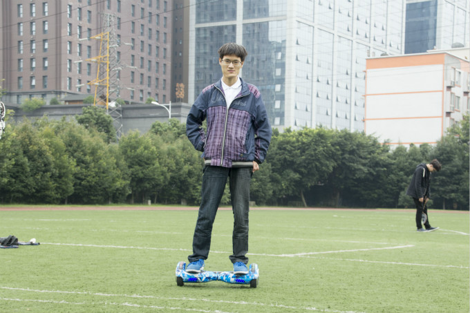 何興：從四川師范大學(xué)退學(xué)，只為了來新華學(xué)習(xí)VR