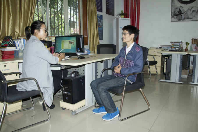 何興：從四川師范大學(xué)退學(xué)，只為了來新華學(xué)習(xí)VR