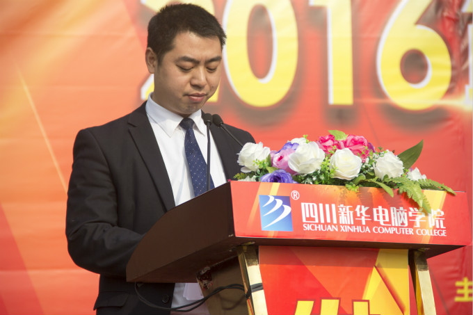 以優(yōu)生優(yōu)干為榜樣，做最優(yōu)秀的自己