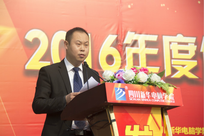 以優(yōu)生優(yōu)干為榜樣，做最優(yōu)秀的自己