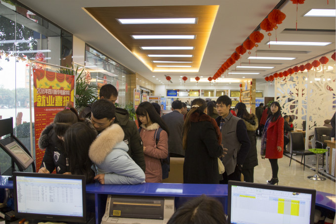 新年新氣象，新生報(bào)名場面火爆