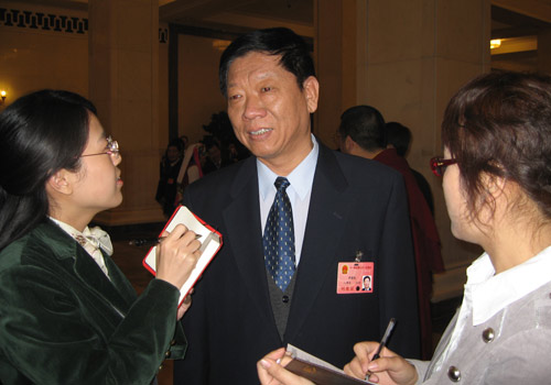 人社部:全年就業(yè)目標(biāo)再增百萬(wàn)