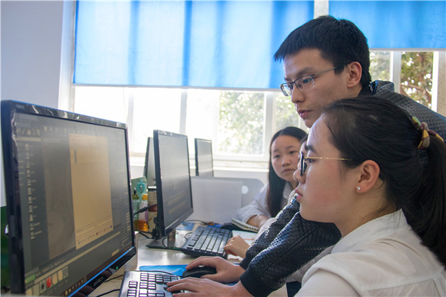 企業(yè)項(xiàng)目實(shí)訓(xùn)，VR技術(shù)大咖空降課堂