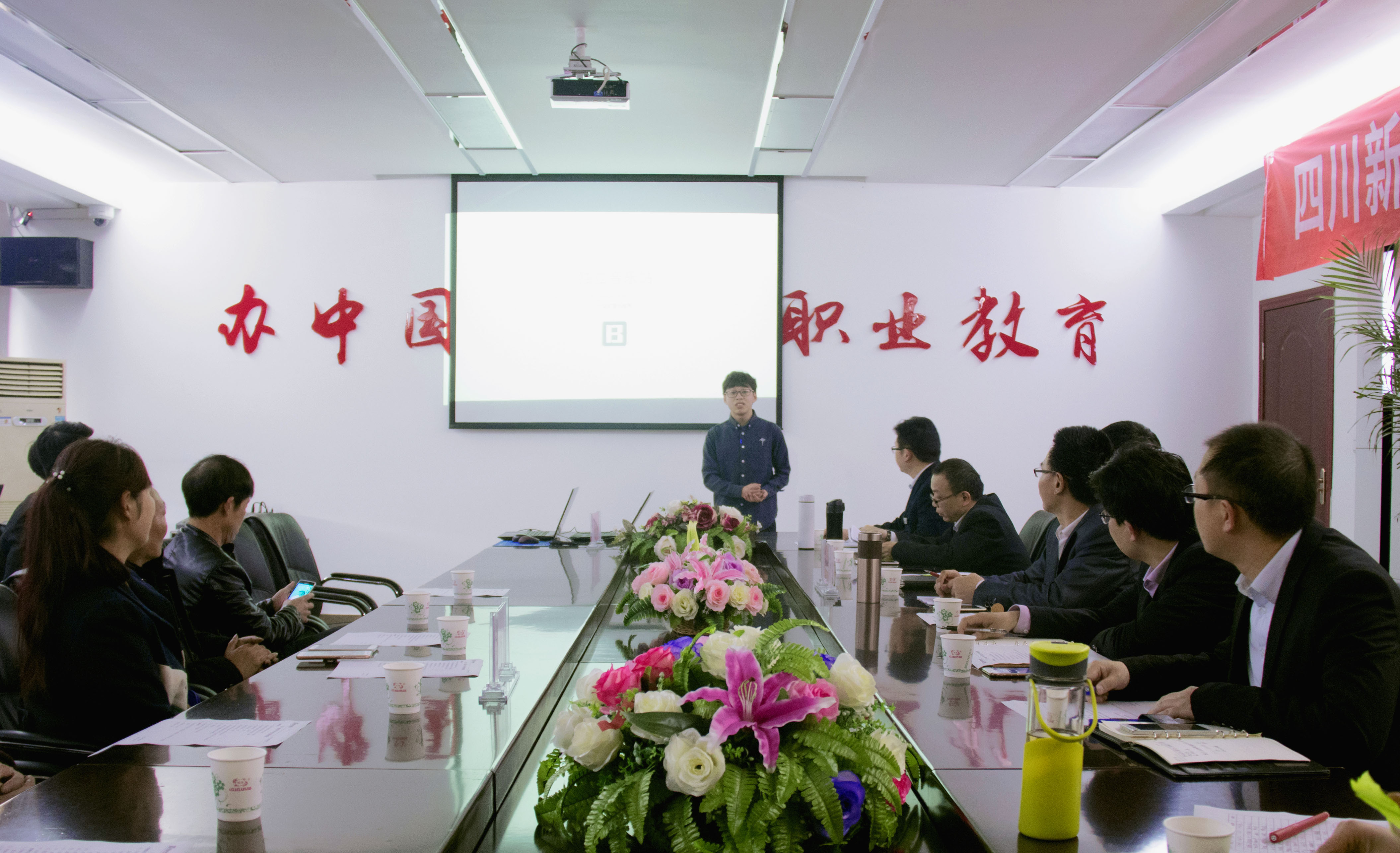 幸福就是，畢業(yè)答辯時(shí)有父母的見(jiàn)證