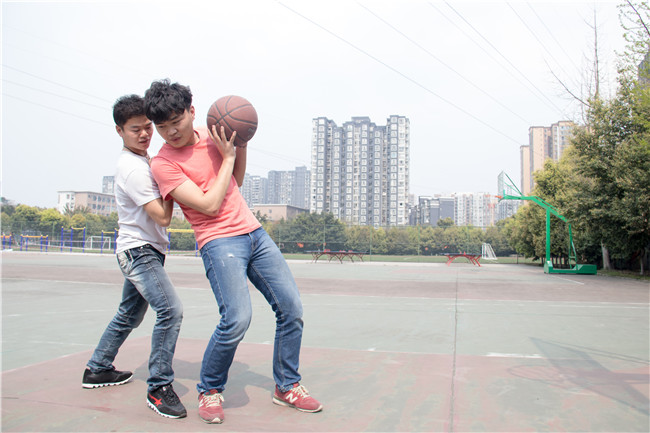 來(lái)到新華之后，與曾經(jīng)那個(gè)迷茫的自己說(shuō)再見(jiàn)