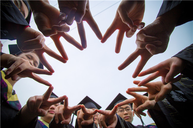 畢業(yè)了：感恩母校，放飛夢想！