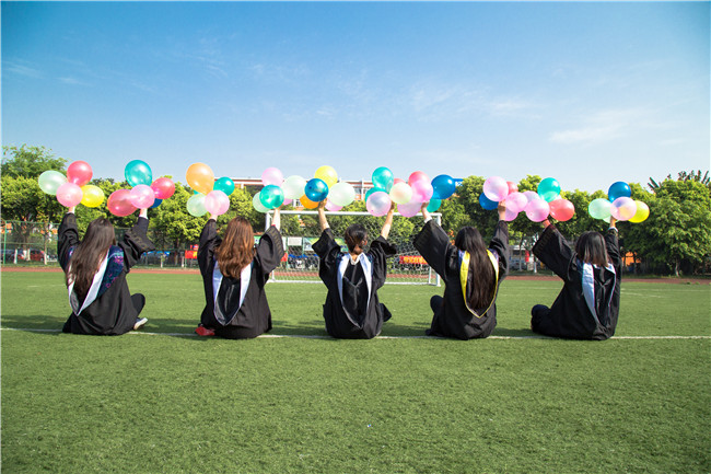 畢業(yè)了：感恩母校，放飛夢想！
