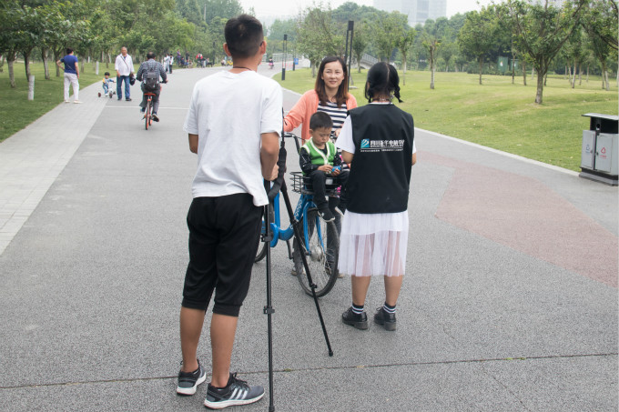 在母親節(jié)來臨之際，他們有些話想對(duì)母親說