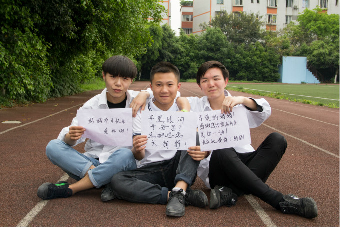 在母親節(jié)來臨之際，他們有些話想對(duì)母親說