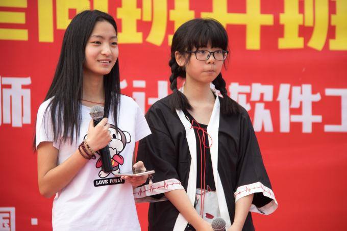 新華達(dá)人秀“十佳歌手”復(fù)賽全面啟動(dòng)