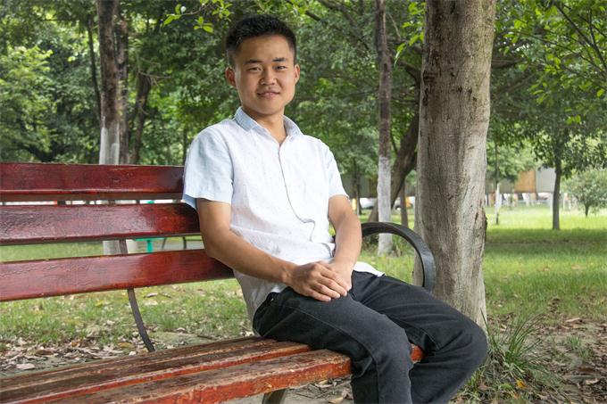 放棄高薪的工作，只為來新華學(xué)習(xí)軟件