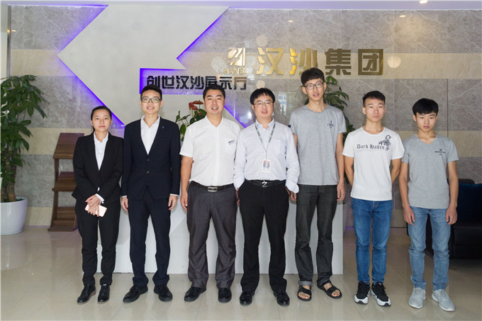 就業(yè)回訪:新華畢業(yè)生在漢沙工作一切都好