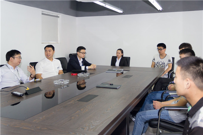 就業(yè)回訪:新華畢業(yè)生在漢沙工作一切都好