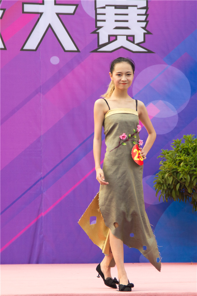 四川新華2017年風采展示大賽——“T臺秀”