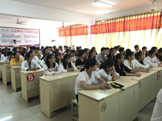 裝修行業(yè)翹楚走進(jìn)我院，動情分享知識