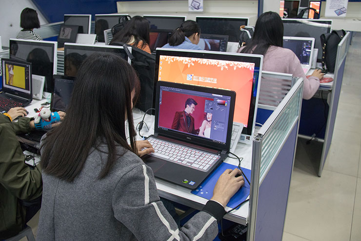 天氣涼，四川新華技能大賽火熱舉辦，學(xué)子露鋒芒