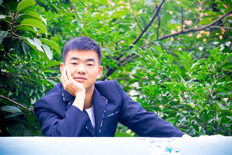 他說:四川新華電腦學(xué)院還不錯