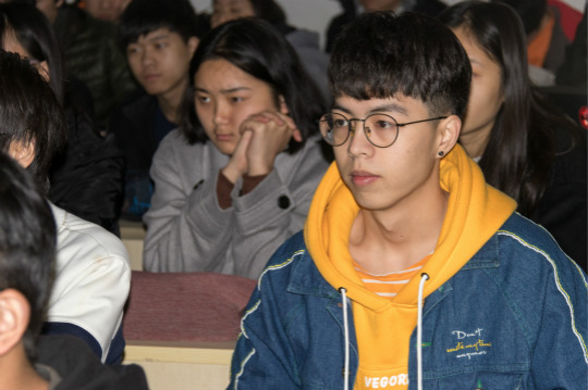 校企聯(lián)動，名師大咖新華行