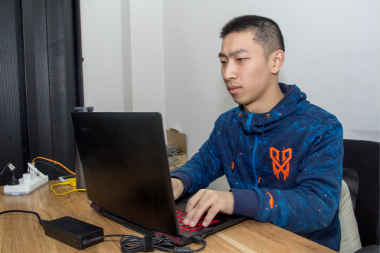 長(zhǎng)風(fēng)破浪會(huì)有時(shí)，直掛云帆濟(jì)滄海