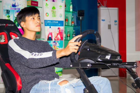 四川新華學(xué)子——追夢赤子心