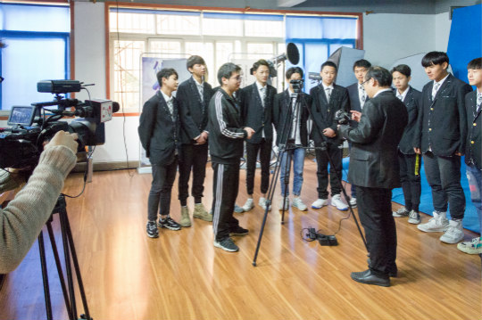 四川電視臺科教頻道走進(jìn)四川新華進(jìn)行專題報道