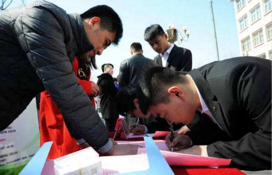 又雙叒叕上央視，看新華互聯(lián)網(wǎng)科技助力中國職教夢！