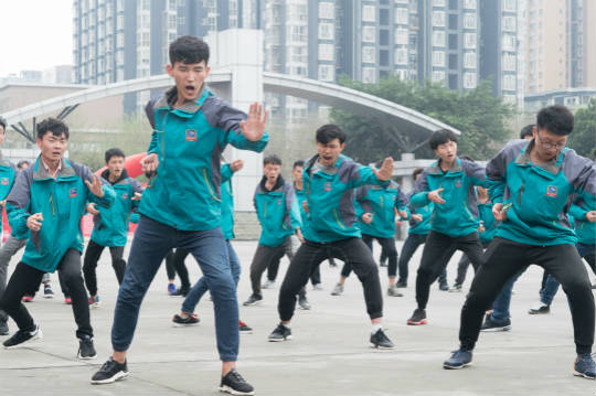 四川新華電腦學(xué)院：2018春季素質(zhì)拓展訓(xùn)練圓滿落幕