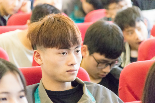 互聯網實戰(zhàn)大課堂CEO張磊告訴你如何掌握未來