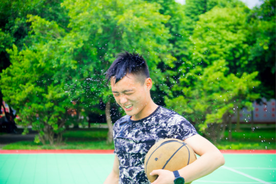 彭輝：誰的少年不躁動！