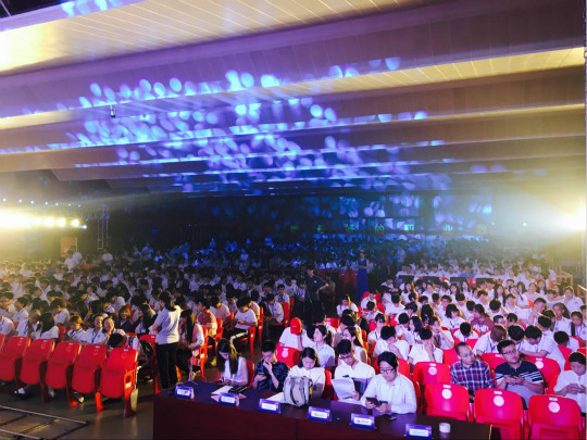 《VR專業(yè)人才聯(lián)合培養(yǎng)基地》落戶四川新華電腦學(xué)院51VR授牌