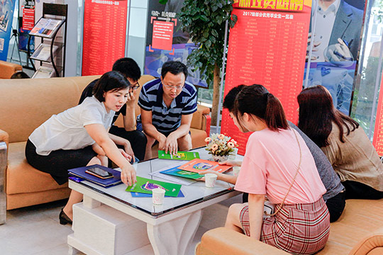 四川新華秋招火爆進(jìn)行中，每個(gè)孩子的夢(mèng)想都值得被善待