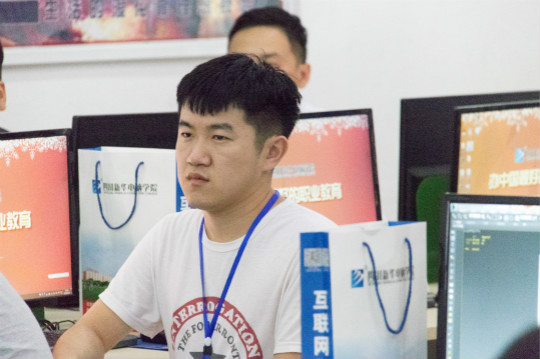 新華互聯(lián)網(wǎng)科技2018暑期VR師資培訓(xùn)之:讓VR在課堂上誕生