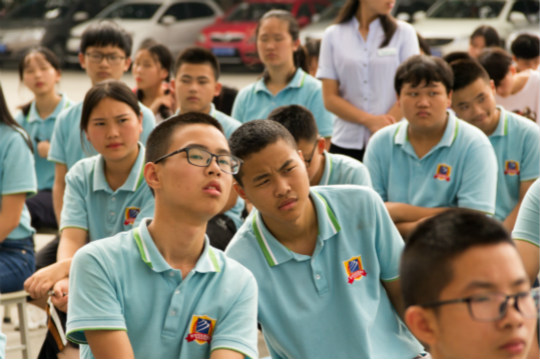 十年歸來，仍是少年 新華教育三十周年華誕之際榮譽(yù)校友齊聚母校