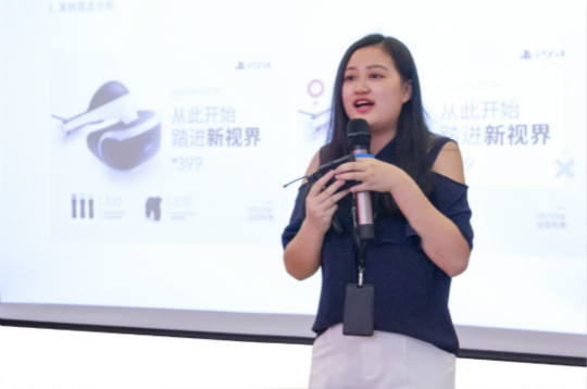 老師來了—VIP講師為新華學(xué)子帶來設(shè)計的第一堂課