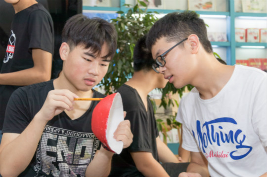 魅力面具 青春正好—四川新華面具彩繪大賽high！high！high！