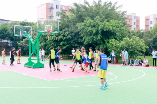 完美收官！四川新華籃球賽火力全開 決賽現(xiàn)場(chǎng)上演強(qiáng)強(qiáng)對(duì)決！