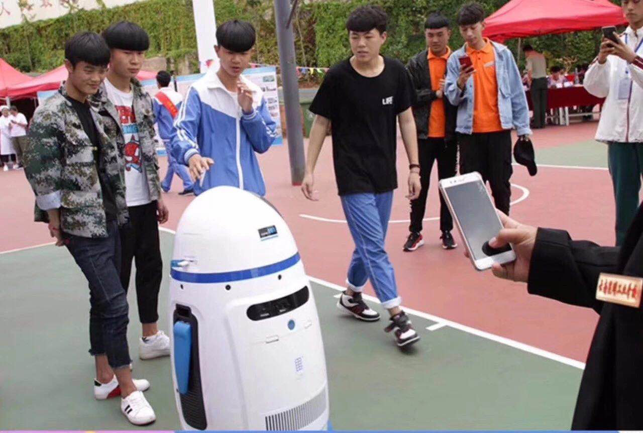 國(guó)慶七天樂，新華最歡樂！ 新華“黑科技”體驗(yàn)日嗨翻天