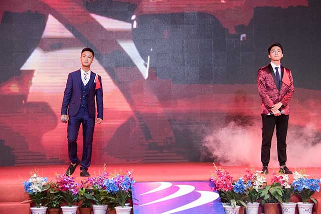 “慶國慶·迎新生”暨四川新華2018年秋季開學典禮圓滿落幕