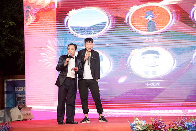 “慶國慶·迎新生”暨四川新華2018年秋季開學典禮圓滿落幕