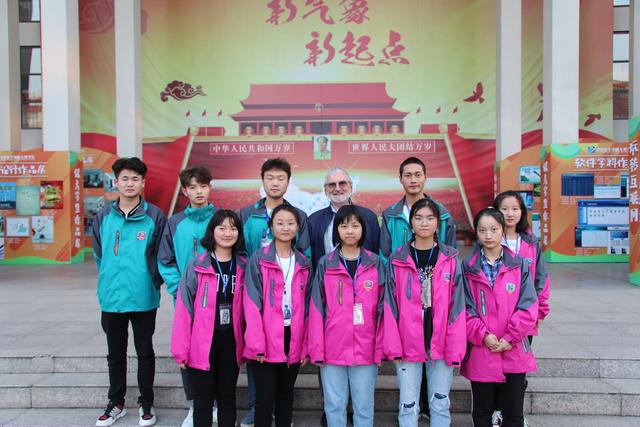 加拿大著名國際設(shè)計大師皮埃爾博士來新華交流講學(xué)