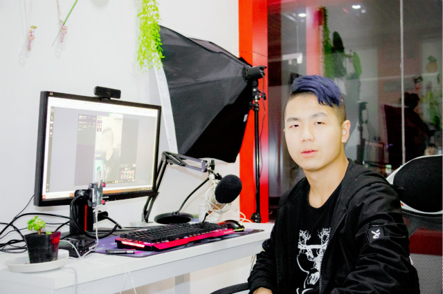 夢想的花，開在奮斗之上，用電競的花火播下希望的種子