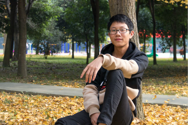 人無(wú)遠(yuǎn)慮，必有近憂，用最多的夢(mèng)想去面對(duì)未來(lái)