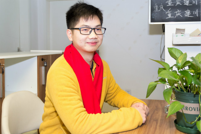 四川新華走進企業(yè) 畢業(yè)生暖心慰問回訪