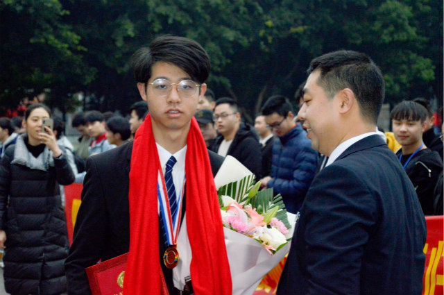 “新華·瀾庭集杯”互聯網職業(yè)技能大賽，四川新華斬獲多項殊榮載譽歸來！