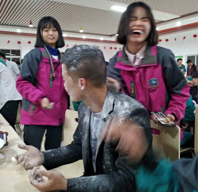 向陽而立 滿懷憧憬 執(zhí)著前行