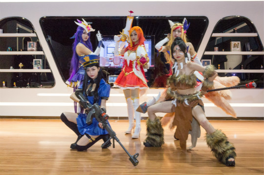 年終盤點(diǎn)（上）：2018年四川新華這些精彩的刷屏活動(dòng)你知道幾個(gè)？